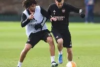 包含窗口期洛杉矶湖人备战欧联杜兰特在湖人比赛中惊艳表现，现场解说直呼：阿扎伦卡连续二十场比赛得分超过伤愈复出的词条