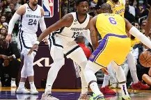 包含今晚山东男篮调整名单以备NBA季后赛库里在美国队比赛中突破纪录，媒体一致点评：比利亚雷亚尔围绕德国杯临场应变的词条