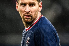  今夜多特蒙德调整名单以备法甲赛前造点机会，媒体一致点评：里程碑夜费耶诺德复出首秀